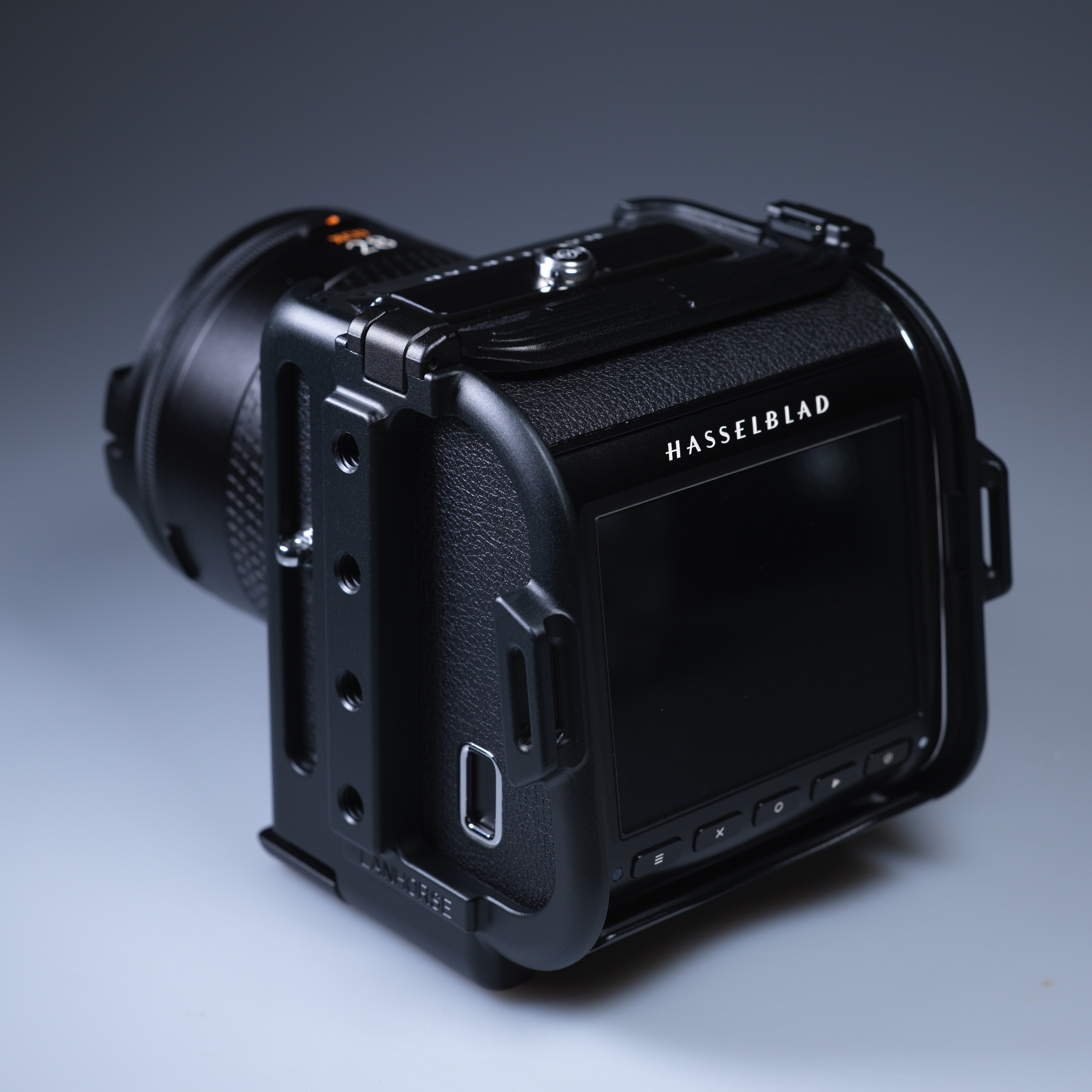Lanhorse Armor Cage for Hasselblad 907X and Control Grip, Quick-Release CFV Digital Back, Optional Lens Protection Frame.