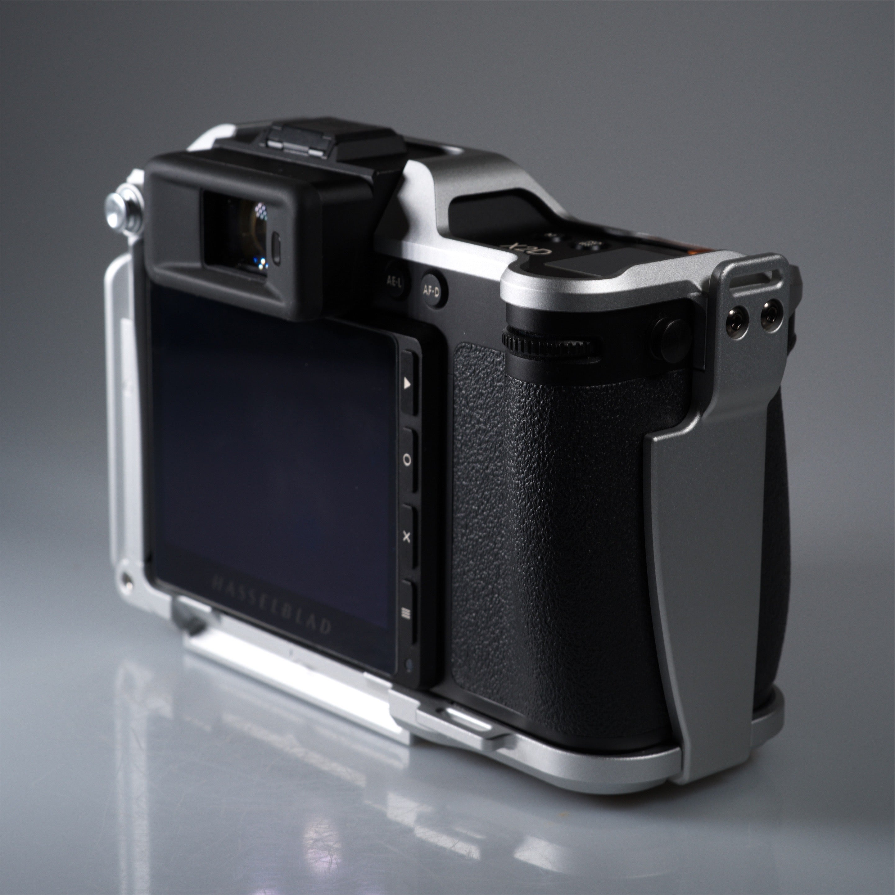 Lanhorse Hasselblad X2D Camera Cage, Integrated Landscape and Portrait Quick-Release Plate. (Silver)
