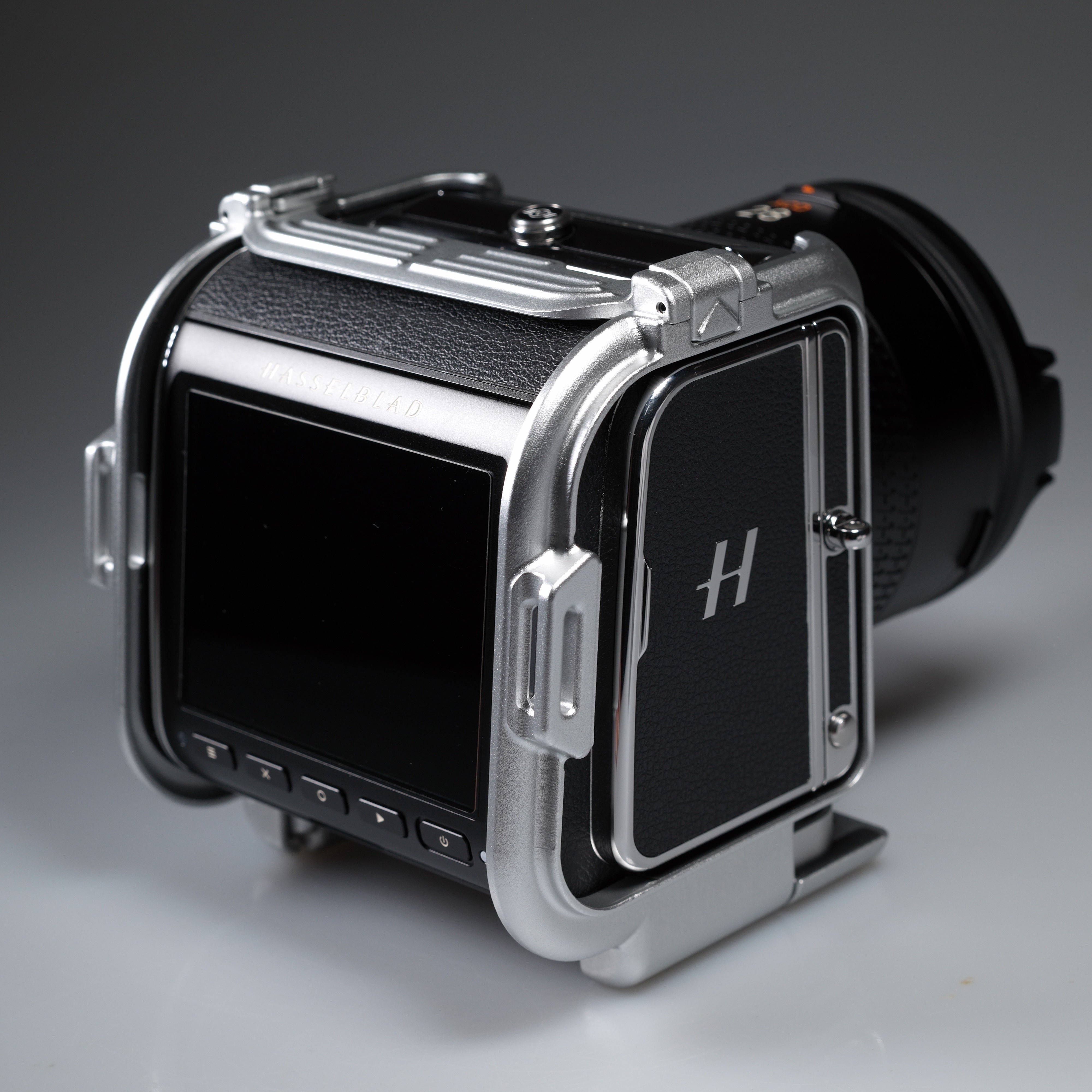 Lanhorse Armor Cage for Hasselblad 907X and Control Grip, Quick-Release CFV Digital Back, Optional Lens Protection Frame. (Silver Color)