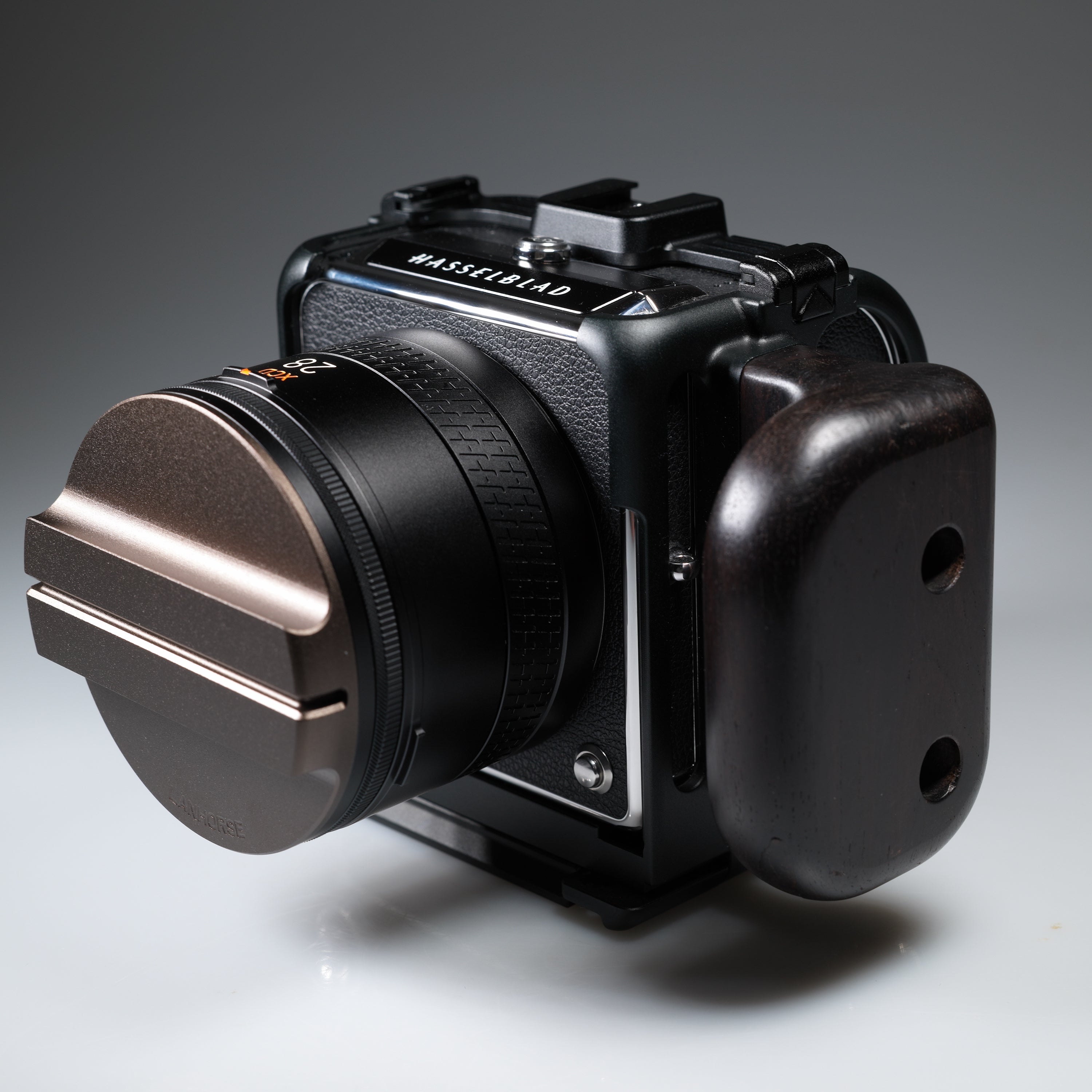 Lanhorse Armor Cage for Hasselblad 907X and Control Grip, with Left Hand Rosewood Handle, Quick-Release CFV Digital Back, Optional Lens Protection Frame.