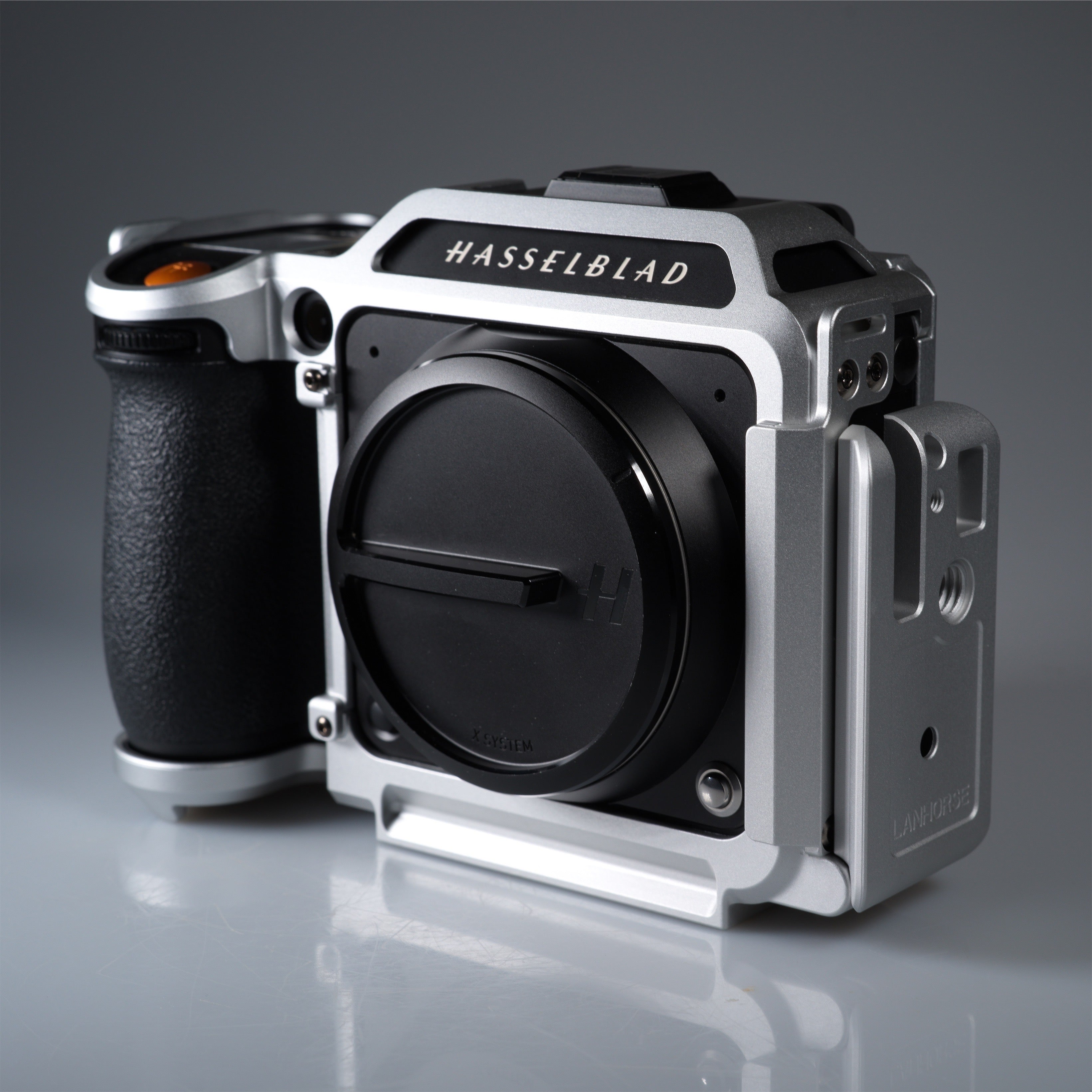 Lanhorse Hasselblad X2D Camera Cage, Integrated Landscape and Portrait Quick-Release Plate. (Silver)