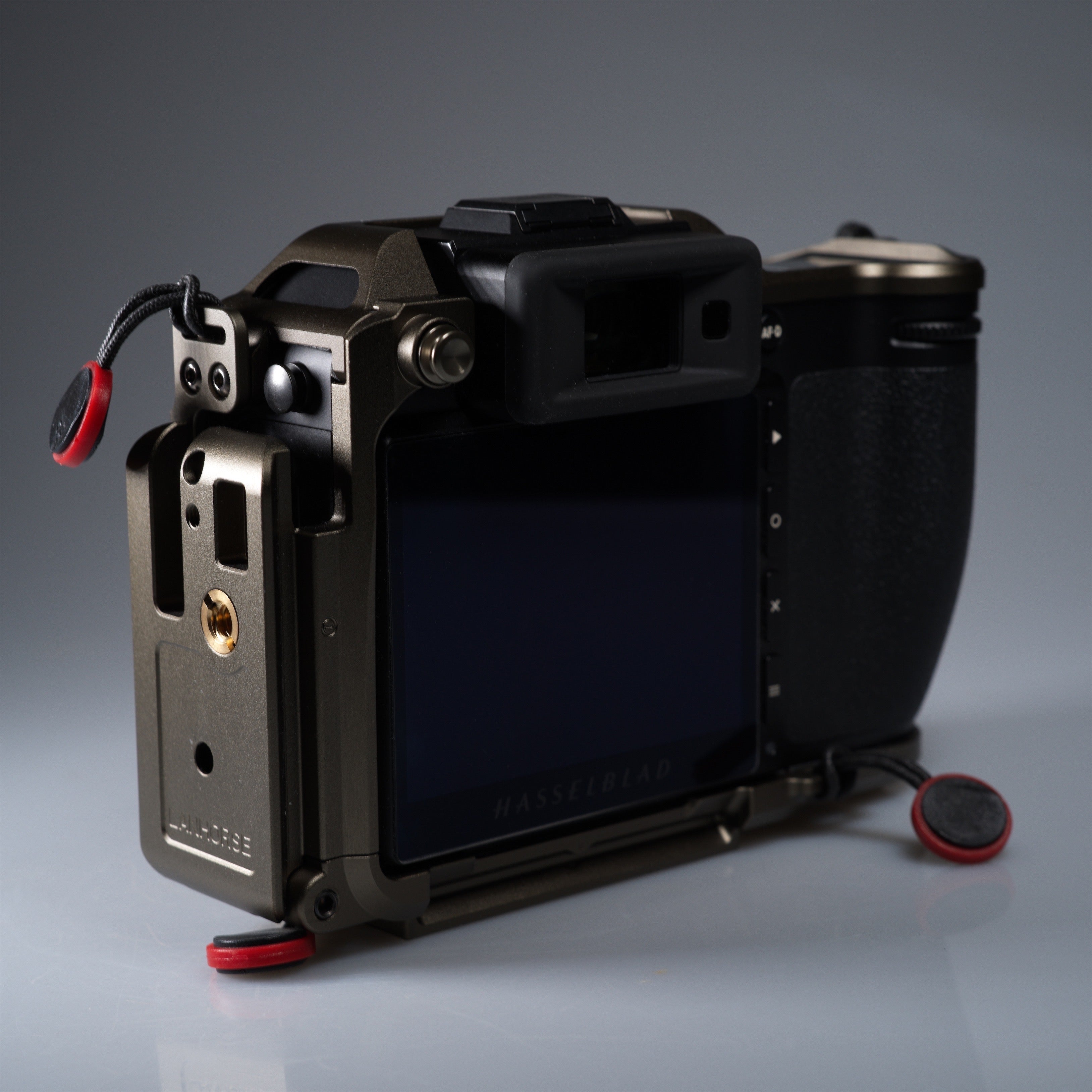 Lanhorse Hasselblad X2D Camera Cage, Integrated Landscape and Portrait Quick-Release Plate. (EEL version)
