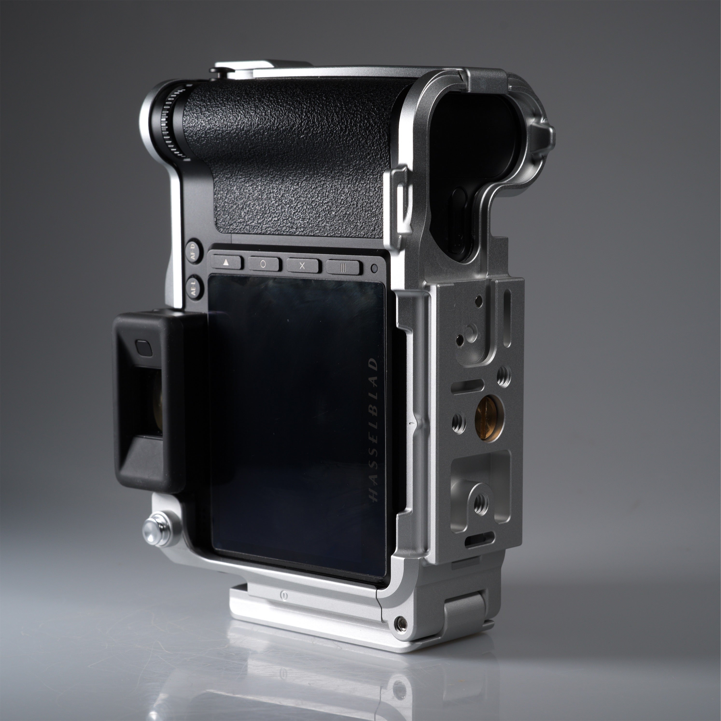 Lanhorse Hasselblad X2D Camera Cage, Integrated Landscape and Portrait Quick-Release Plate. (Silver)