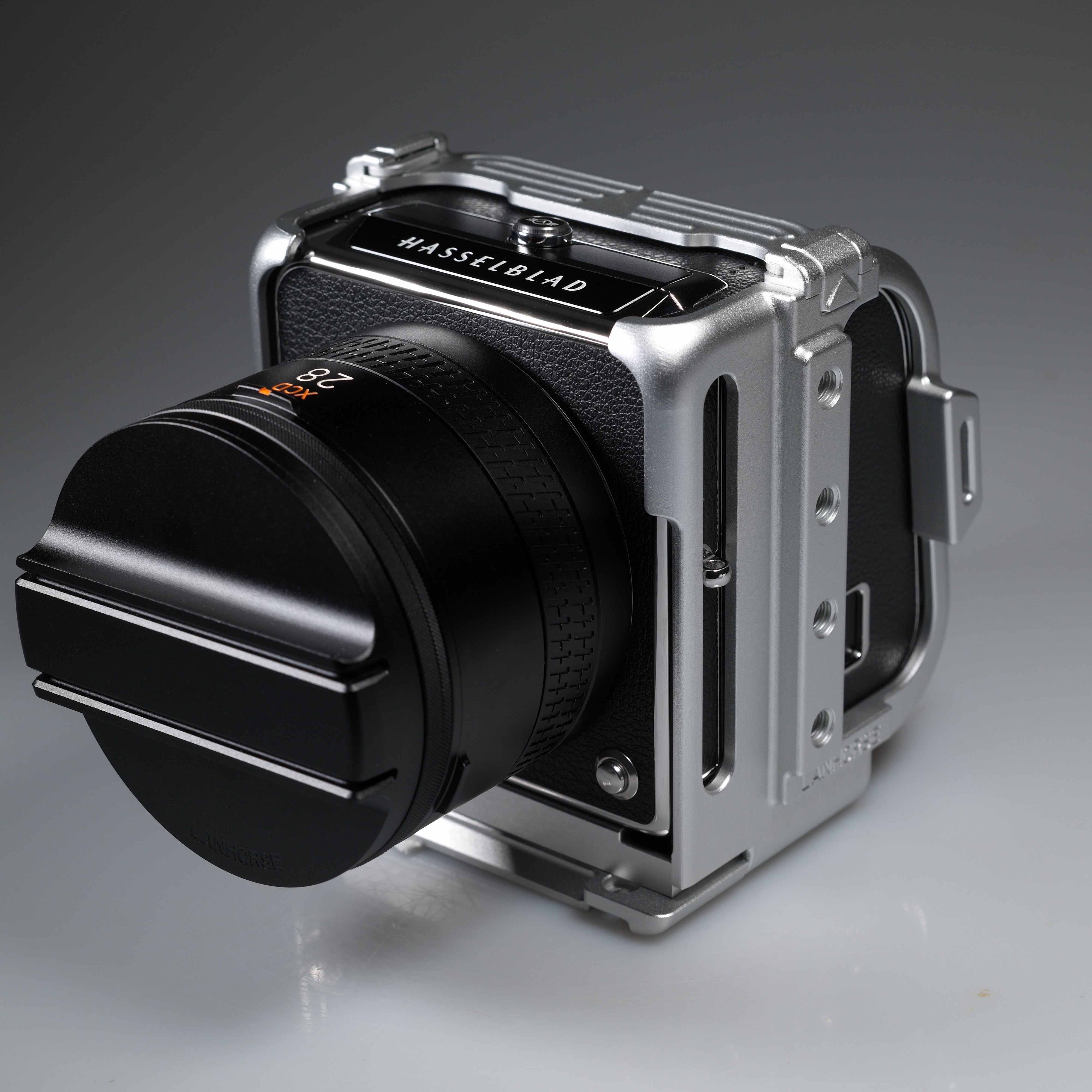 Lanhorse Armor Cage for Hasselblad 907X and Control Grip, Quick-Release CFV Digital Back, Optional Lens Protection Frame. (Silver Color)